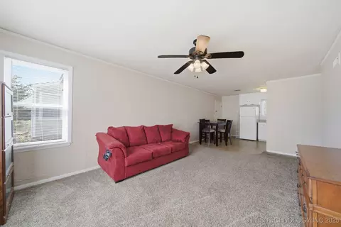 6919 E 8th St, Tulsa, OK 74112 photo 4