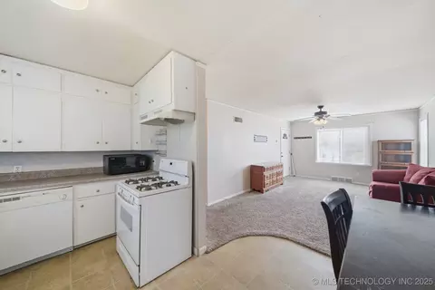 6919 E 8th St, Tulsa, OK 74112 photo 13