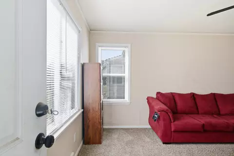 6919 E 8th St, Tulsa, OK 74112 photo 3