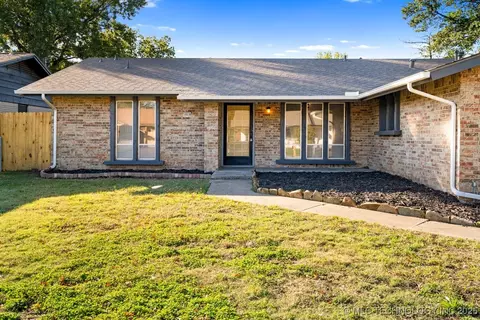 10918 E 28th Pl, Tulsa, OK 74129