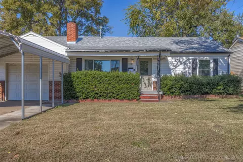 1403 E 52nd St, Tulsa, OK 74105 photo 2