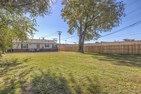 1403 E 52nd St, Tulsa, OK 74105 photo 22