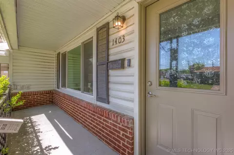 1403 E 52nd St, Tulsa, OK 74105 photo 3