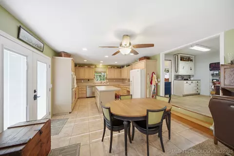 401 E College St, Broken Arrow, OK 74012 photo 8