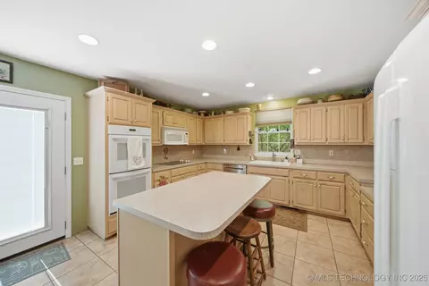 401 E College St, Broken Arrow, OK 74012 photo 9