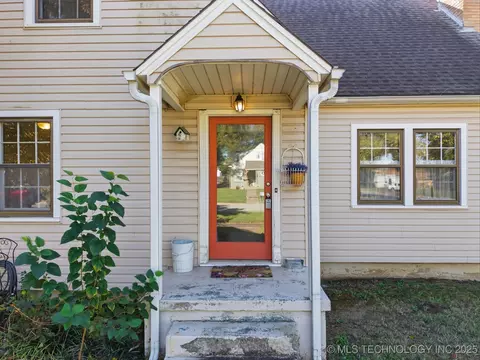 401 E College St, Broken Arrow, OK 74012 photo 2