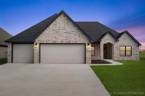 5822 Brandon Ct, Bartlesville, OK 74006