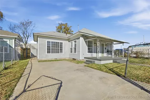 1633 E 4th St, Tulsa, OK 74120