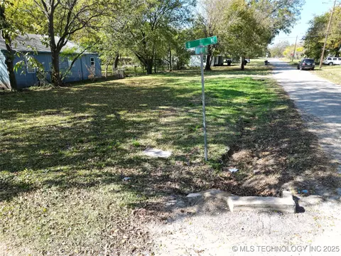 723 B St NE, Ardmore, OK 73401