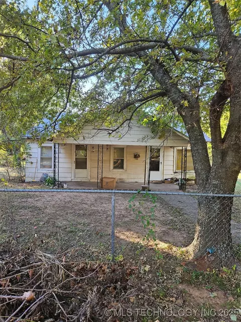 2129 Egypt Rd, Ada, OK 74820 photo 1