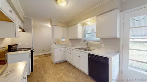 1621 E 55th Pl, Tulsa, OK 74105 photo 10