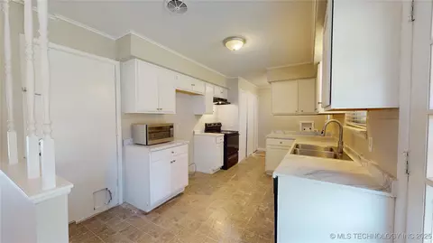 1621 E 55th Pl, Tulsa, OK 74105 photo 11