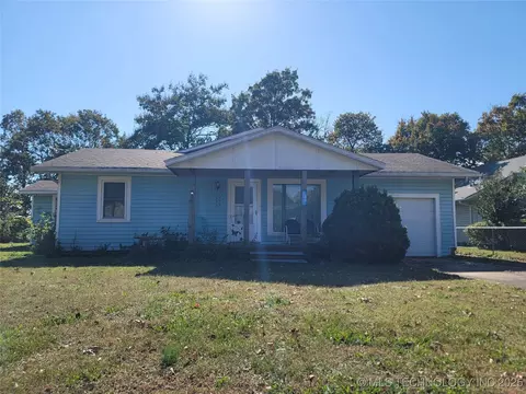 416036 La Vista Dr, Checotah, OK 74426