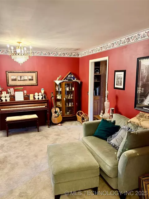 1909 E 52nd St, Tulsa, OK 74105 photo 8