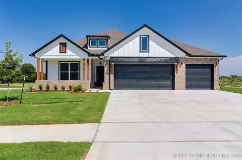 8406 El Paso St, Broken Arrow, OK 74014 photo 4