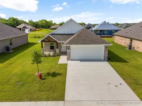 28006 E 108th St S, Coweta, OK 74429