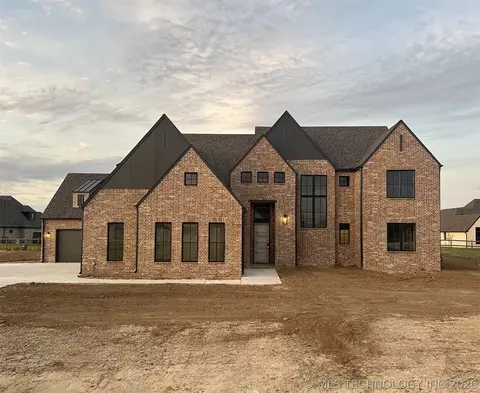 8222 E 111th St N, Owasso, OK 74055