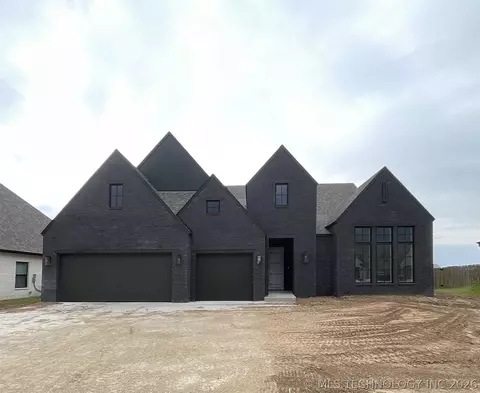 2803 W Tucson Ct, Broken Arrow, OK 74011