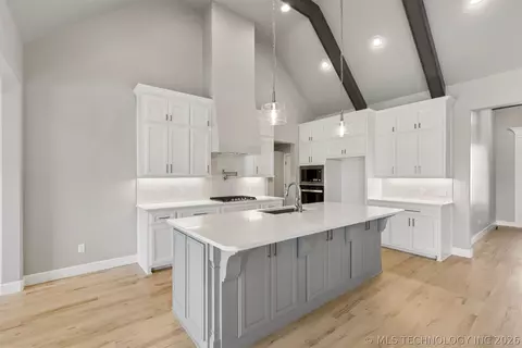 100 E 164th Pl S, Glenpool, OK 74033 photo 10