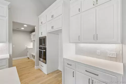 100 E 164th Pl S, Glenpool, OK 74033 photo 12