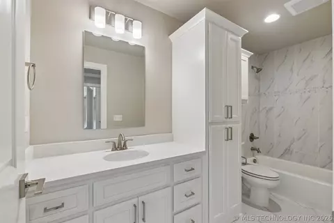 100 E 164th Pl S, Glenpool, OK 74033 photo 34