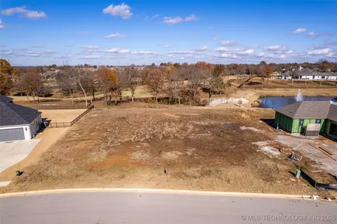 8812 Elgin St, Broken Arrow, OK 74014 photo 3