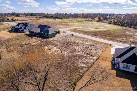 8812 Elgin St, Broken Arrow, OK 74014 photo 5