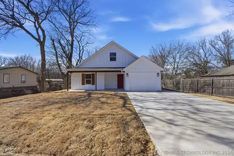112 S Stark St, Kiefer, OK 74041