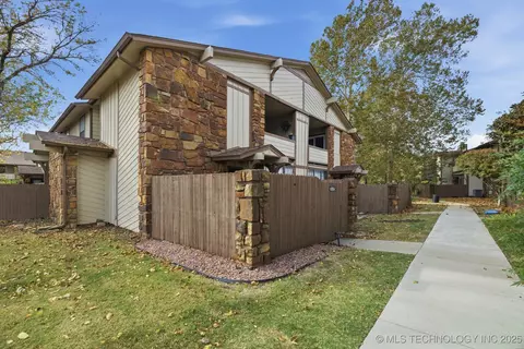 6526 S Memorial Drive 15c, Tulsa, OK 74133