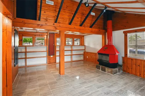 1435 E Oak St, Cushing, OK 74023 photo 3