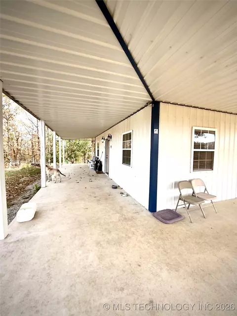 10352 Fig Rd, Henryetta, OK 74437