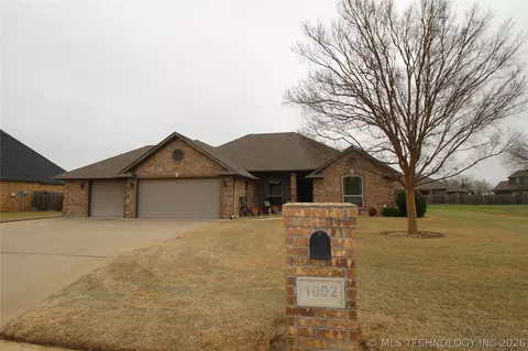 1002 Springfield Ct, Durant, OK 74701