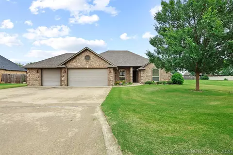 1002 Springfield Ct, Durant, OK 74701