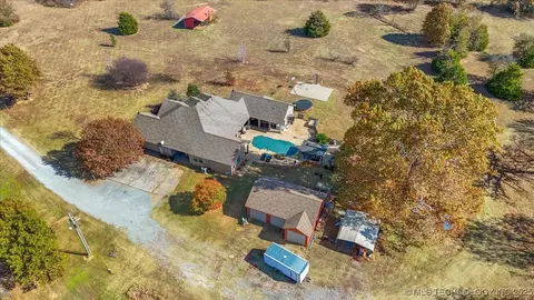 View/Area - 555 White Chimney, Stuart, OK 74570 photo 4 of 7