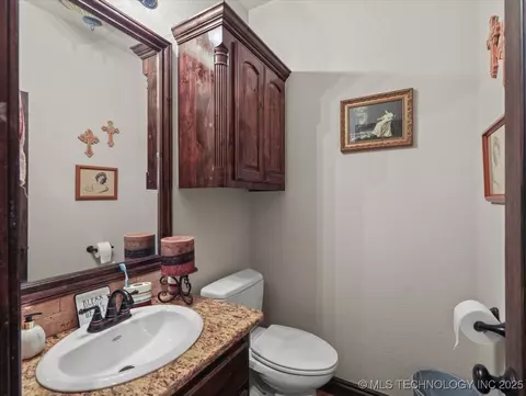 Bath - 555 White Chimney, Stuart, OK 74570 photo 5 of 5
