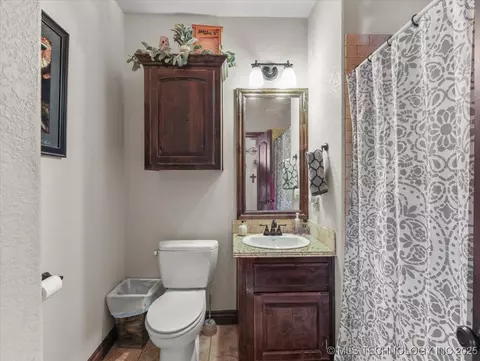 Bath - 555 White Chimney, Stuart, OK 74570 photo 4 of 5