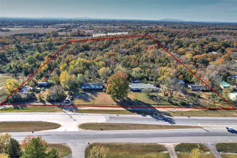 404 W Ray Fine Blvd, Roland, OK 74954