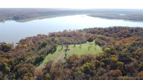 18101 S 641 Rd, Wyandotte, OK 74370