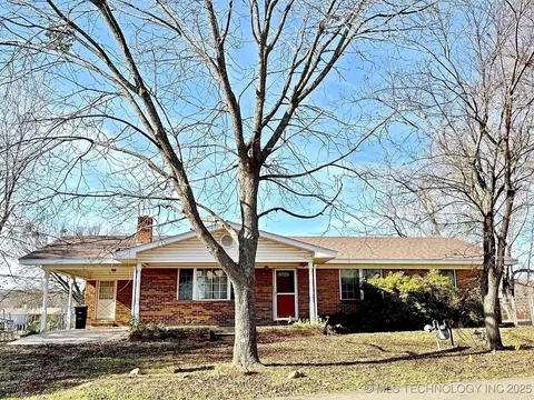 613 S Rodgers St, Vian, OK 74962