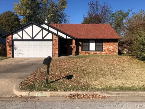 10903 E 67th St, Tulsa, OK 74133 photo 2