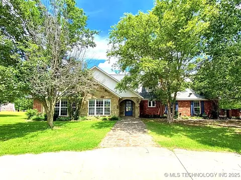 2009 Trailwood St, Stigler, OK 74462