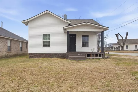 221 N Dorothy Ave, Claremore, OK 74017