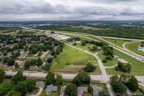 3000 E Houston St, Broken Arrow, OK 74014 photo 3