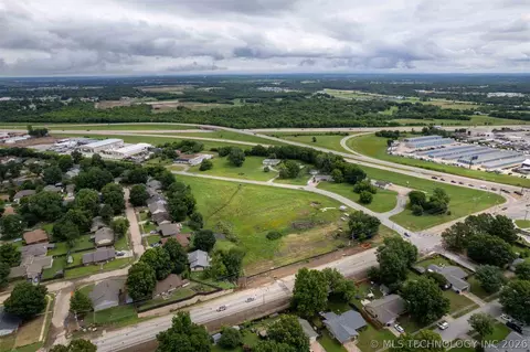 3000 E Houston St, Broken Arrow, OK 74014 photo 14