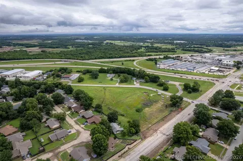 3000 E Houston St, Broken Arrow, OK 74014 photo 13