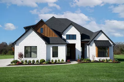 11210 S 215th East Ave, Broken Arrow, OK 74014