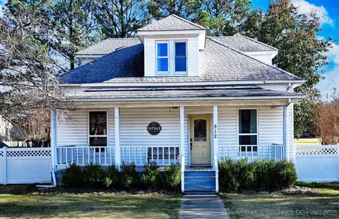 812 N Main St, Gore, OK 74435