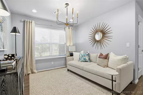 2504 E 1st St, Tulsa, OK 74104 photo 9