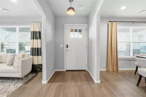 2504 E 1st St, Tulsa, OK 74104 photo 6