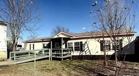 827 N Graham Rd N, Stroud, OK 74079